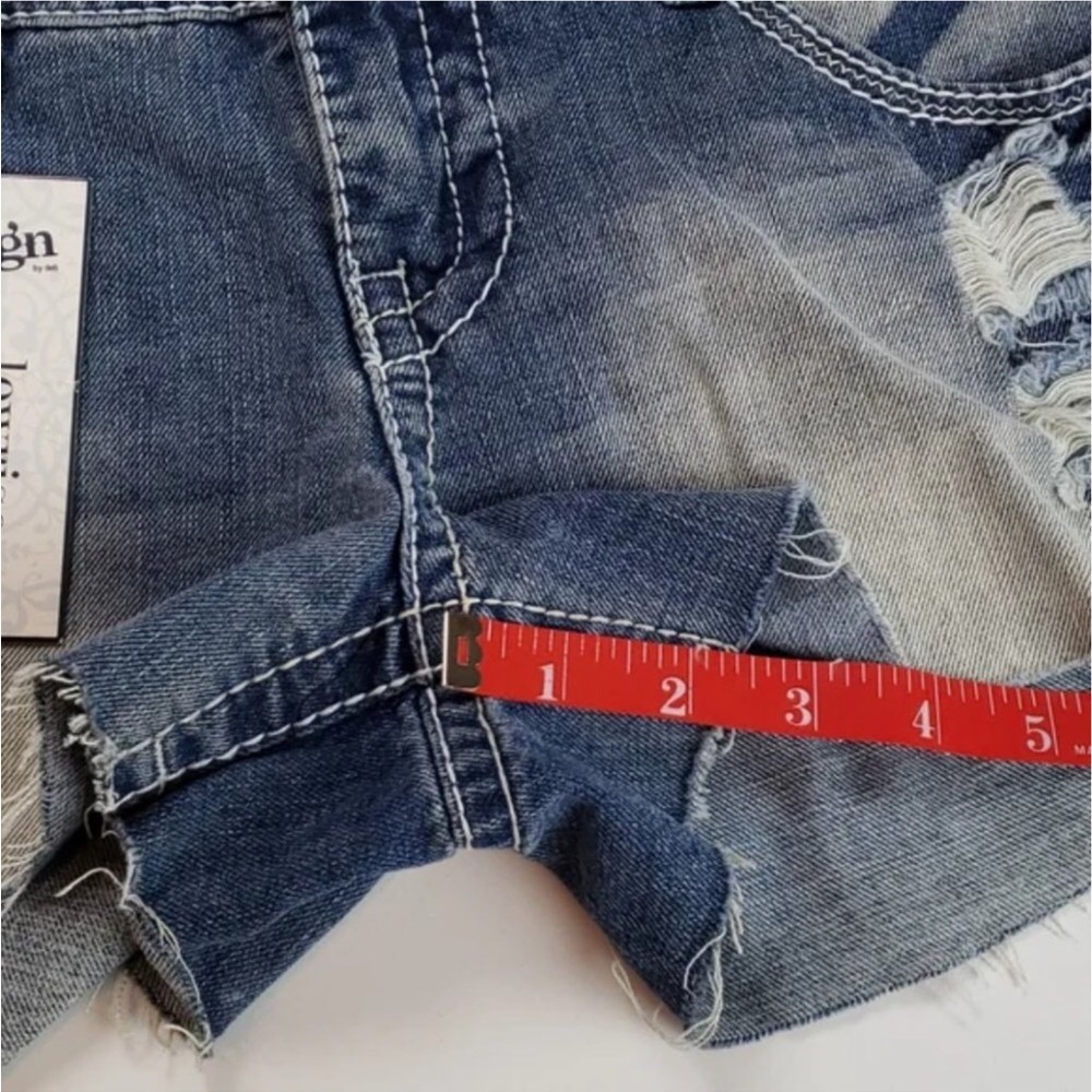 Reign Distressed Shorte - Picture 7 of 7
